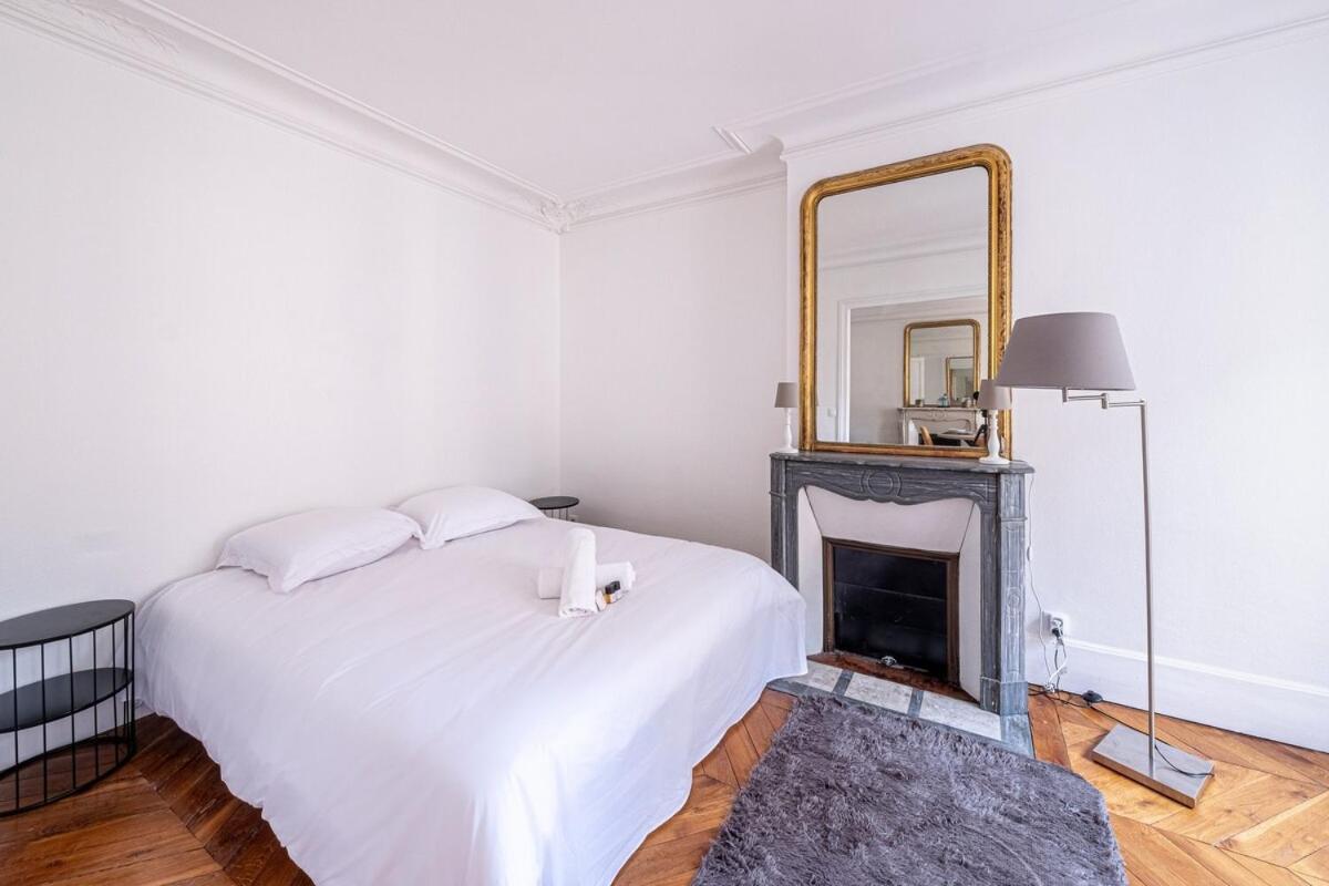 Apartment P4 Appart Parisien Proche Champs Elysees *